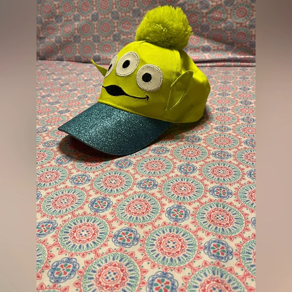 ✨$3 ✨Kids Toy Story 4 Alien Character Hat with Pom-Pom - Picture 1 of 10